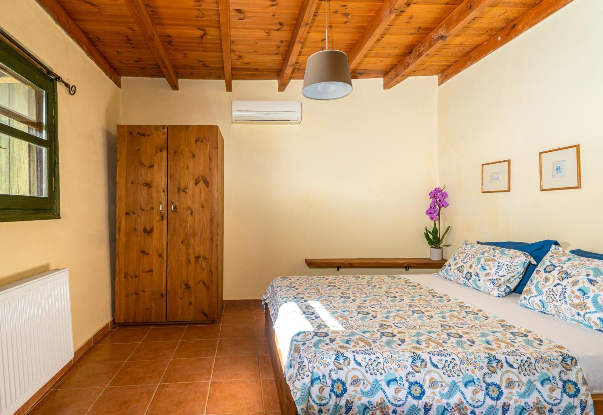 Orgon Farm Traditional Houses Apostoli Exterior photo
